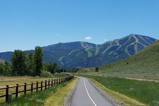 Quiet roads on the Sun Valley road bike tour